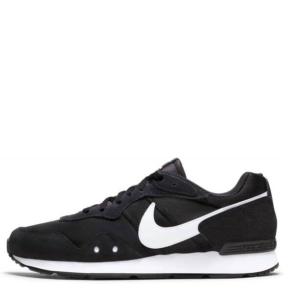 NEW NIKE men's venture runner sneaker in black